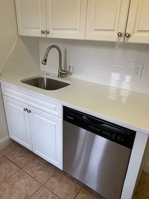 42-21 Corporal Kennedy St #2