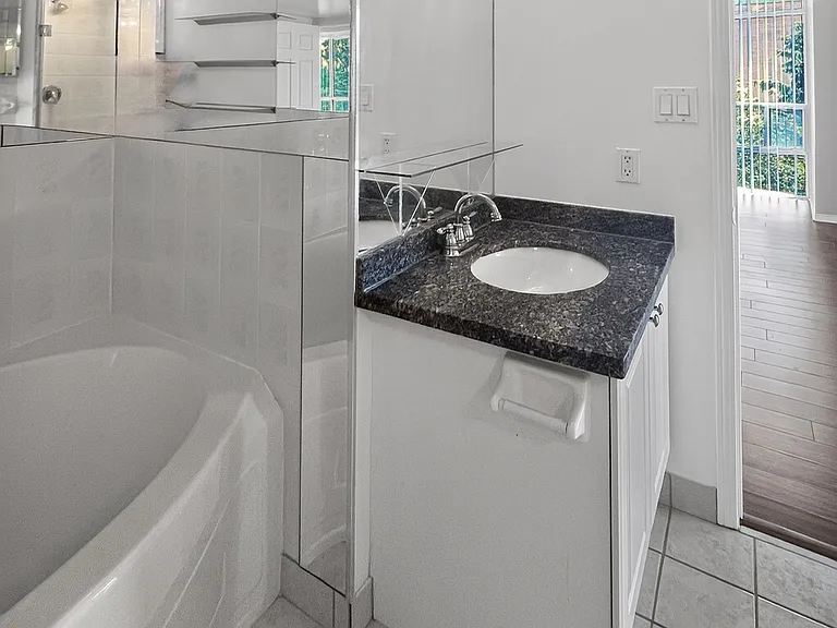 233 Beecroft Rd #506 — Photo 26