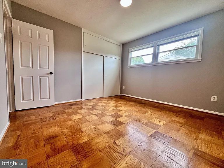 5350 Ravensworth Rd — Photo 34