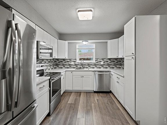5th image of 10111 Eaton St