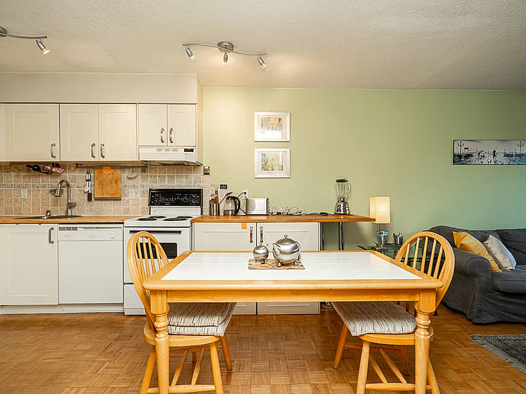 2211 W 5th Ave #204 — Photo 8