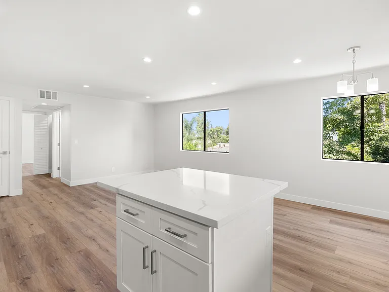 3405 W Verdugo Ave — Photo 3