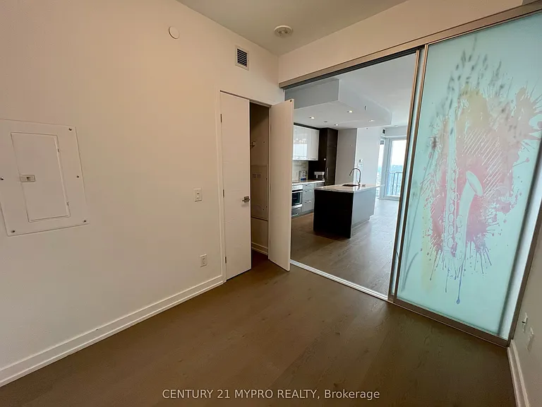 488 University Ave #4003 — Photo 4
