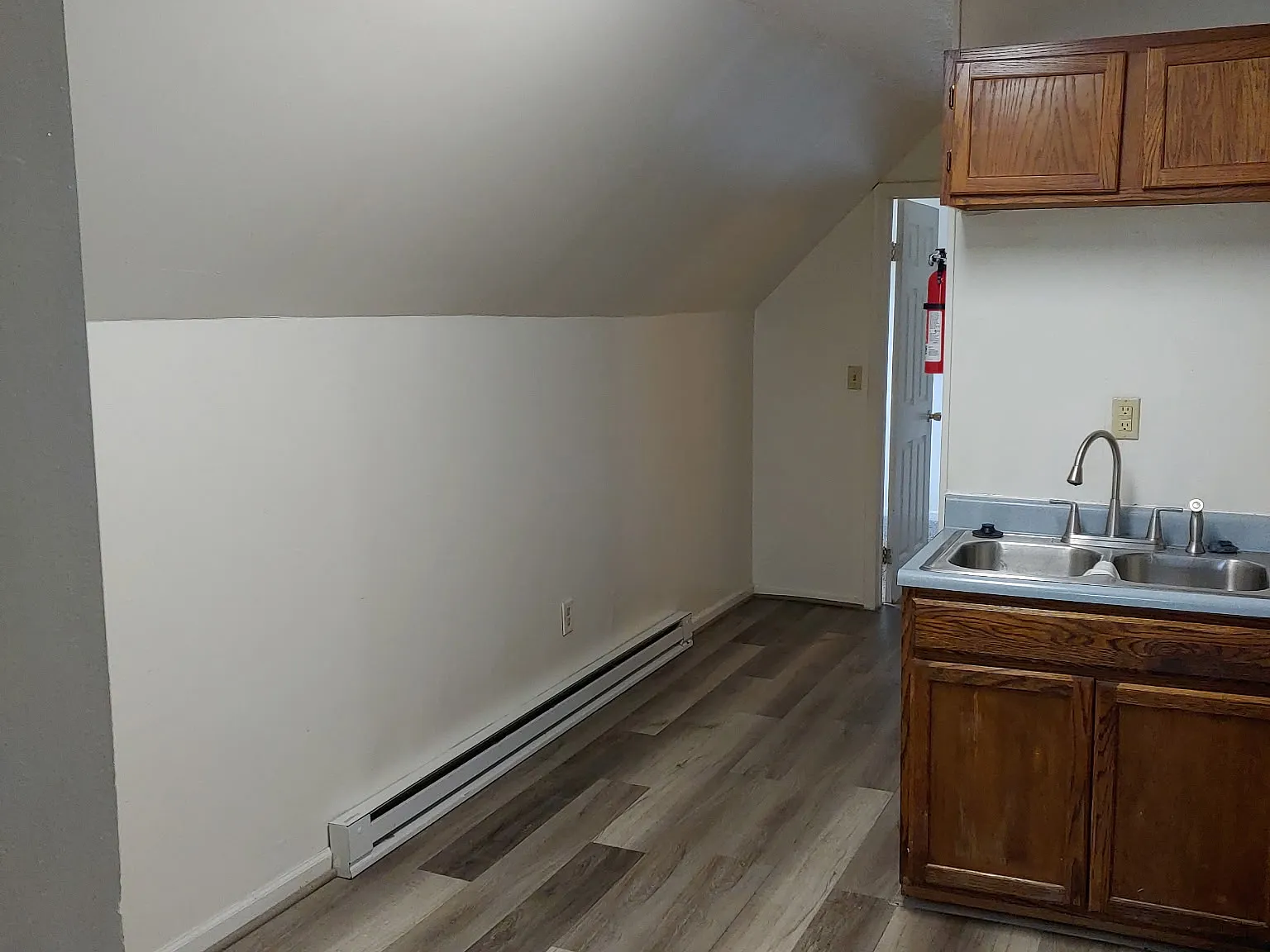 2 bed, $885 — Photo 2