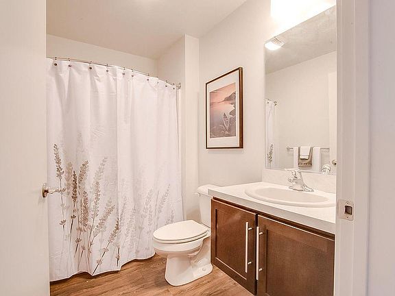 5th image of 1308 NE Dekum St APT 302