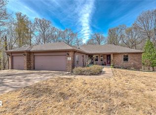 39 Huskins Cir, Bella Vista, AR 72715