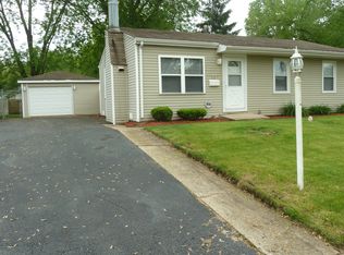 327 Four Winds Way, Carpentersville, IL 60110