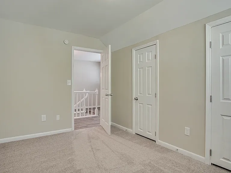 2416 Wood Hill Ln — Photo 5