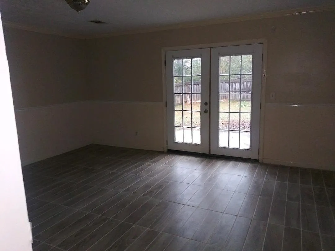 5173 Ridge Forest Dr — Photo 2