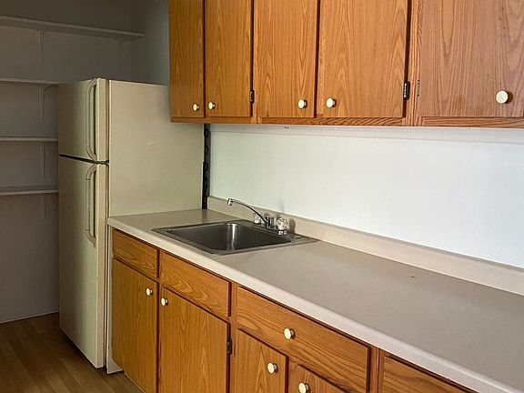 3rd image of 4900 N Magnolia Ave #1W