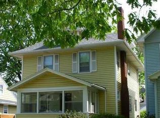 35 Holcroft Rd, Rochester, NY 14612