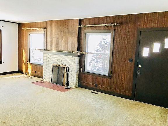 2nd image of 504 E Lyle St