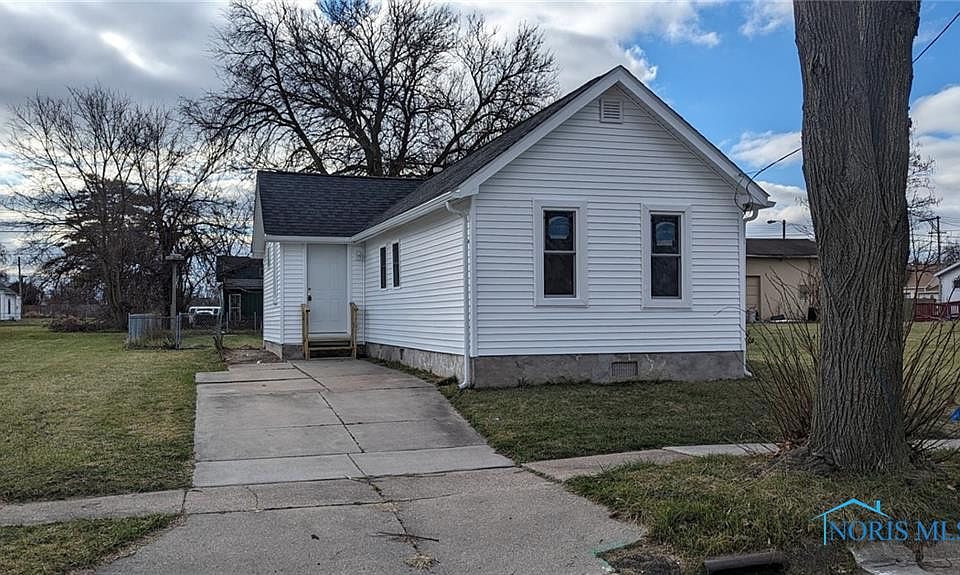 1st image of 743 Blum St