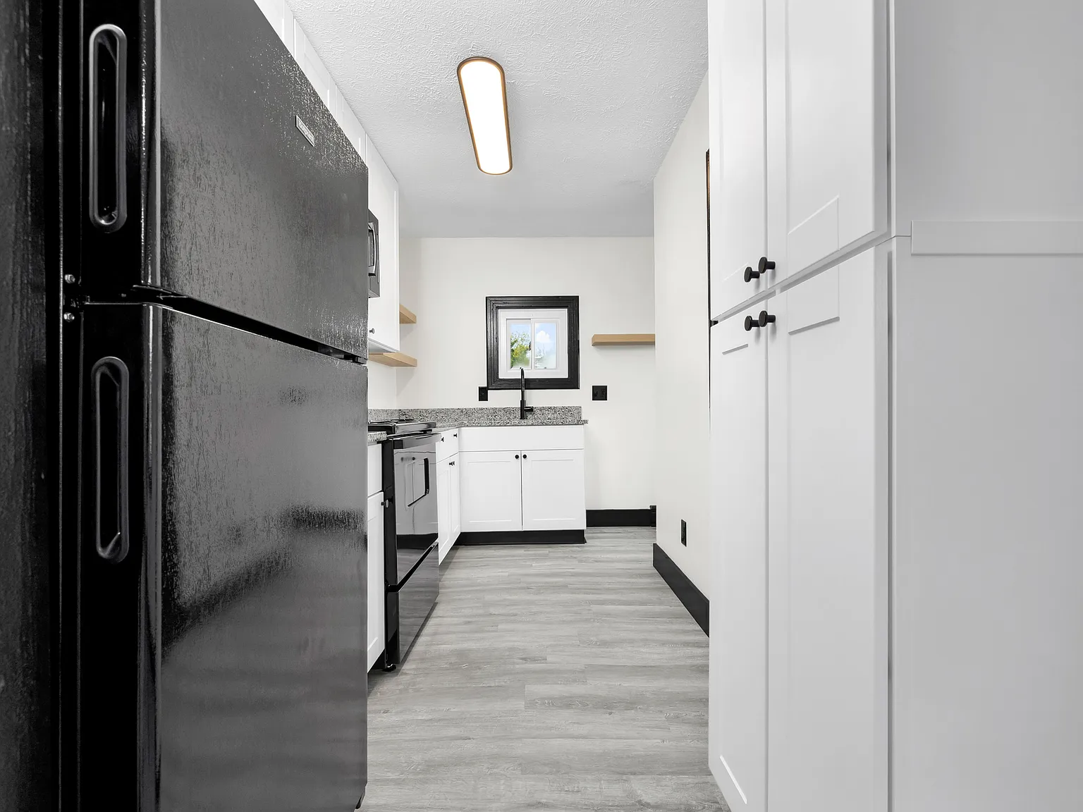 2 bed, 600 sqft, $1,400 — Photo 4