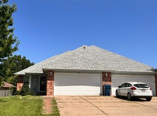 410 S Robert St, Nixa, MO 65714