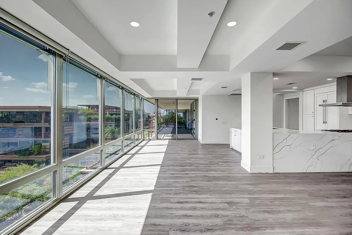 Building Photo - 7137 E Rancho Vista Dr #7008