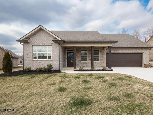 1554 Mountain Dr, Lenoir City, TN 37772