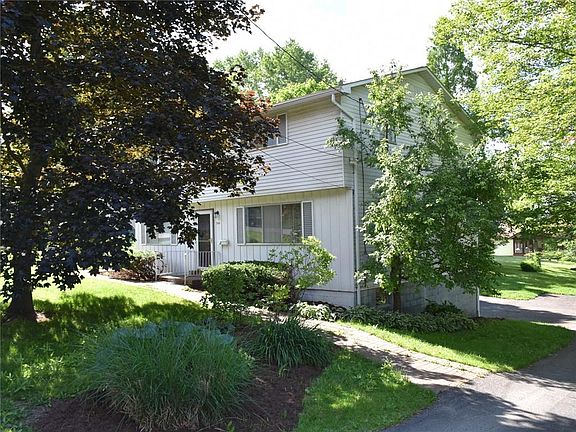 3rd image of 544 E College St