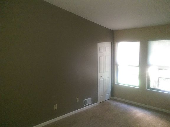 5th image of 323 N Bayshore Dr #2