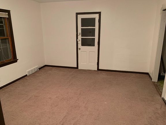 3rd image of 1951 E 123rd St APT 4