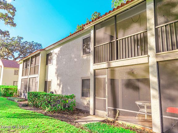 4th image of 1011 Country Club Dr #321