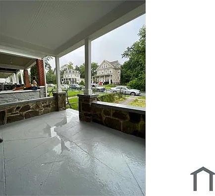 3 bed, $2,250 — Photo 2