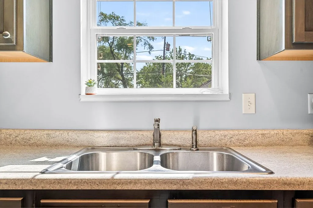 Central J: Furnished Two-Level 2-Bedroom Near Cummins — Photo 4