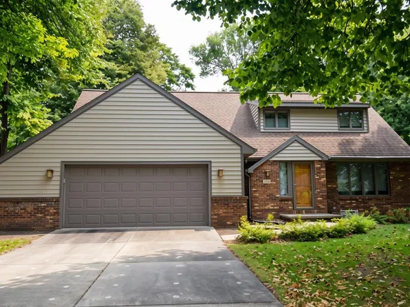 3316 S White Birch Ln, Appleton, WI 54915