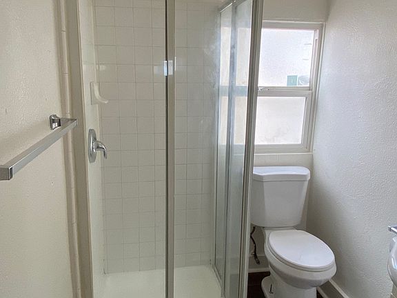 5th image of 1622 S Centre St #1622