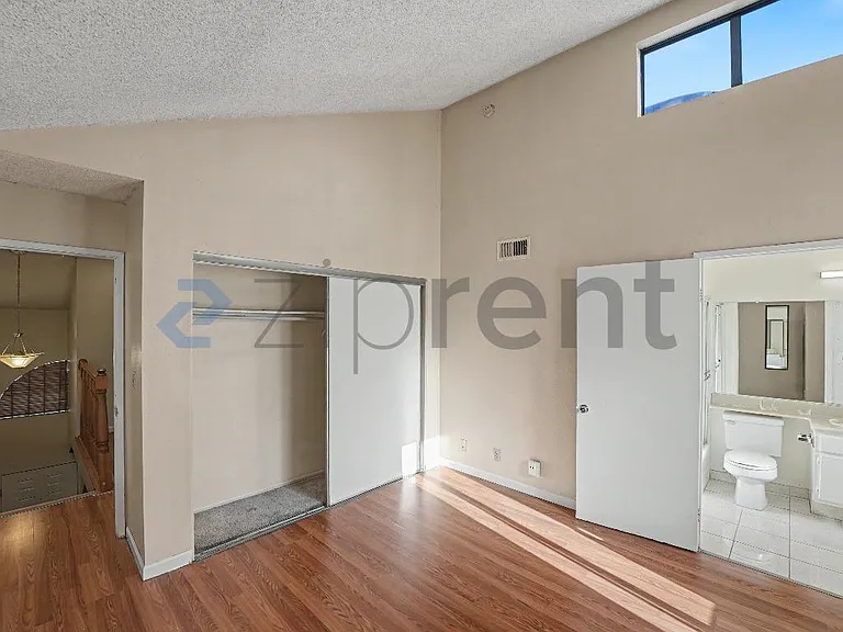 6801 Mammoth Ave #17 — Photo 9