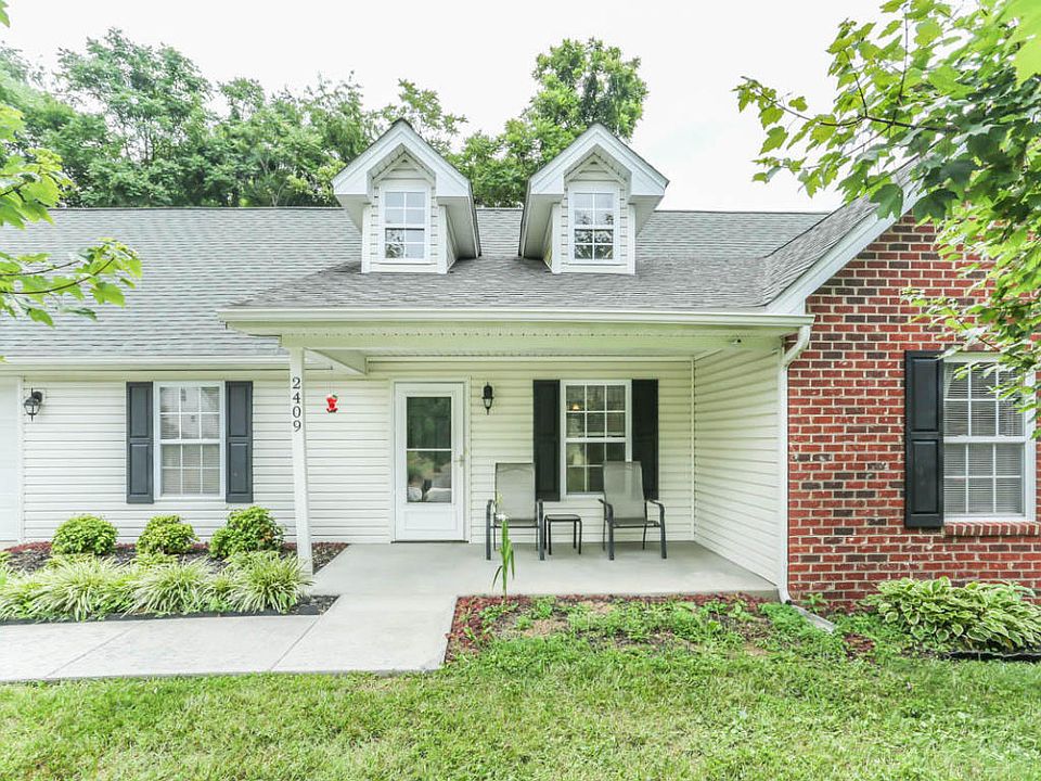 1st image of 2409 Deerfield Ct SE