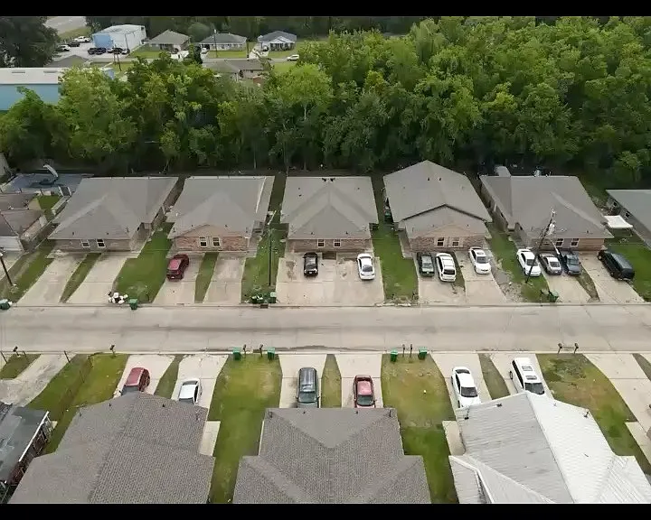 520 Homewood Pl — Photo 1