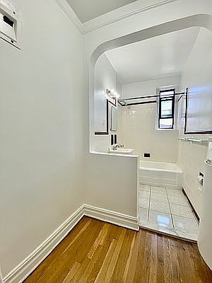 5th image of 68-12 Yellowstone Blvd #6C