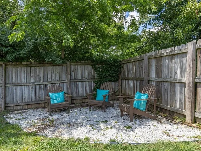 1275 S Jasmine Ln — Photo 10