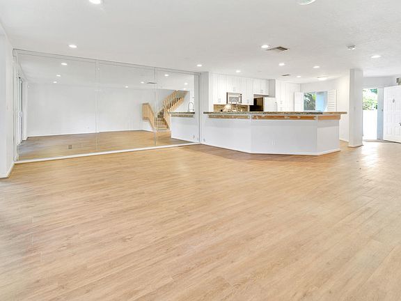 4th image of 6191 Old Court Road #806
