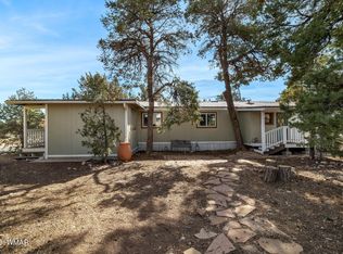 3498 Wildflower Dr, Overgaard, AZ 85933