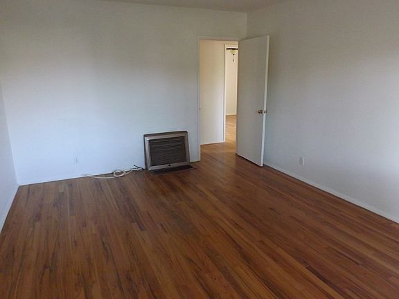 3rd image of 3559 Kallin Ave