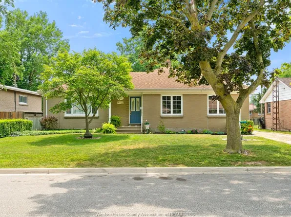 34 Melrose Ave, Leamington, ON N8H 2J2