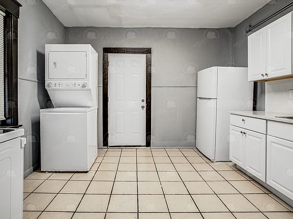 5th image of 3706 E 7th St APT 2