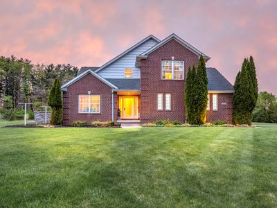 6833 Strawberry Lake Rd, Whitmore Lake, MI, 48189