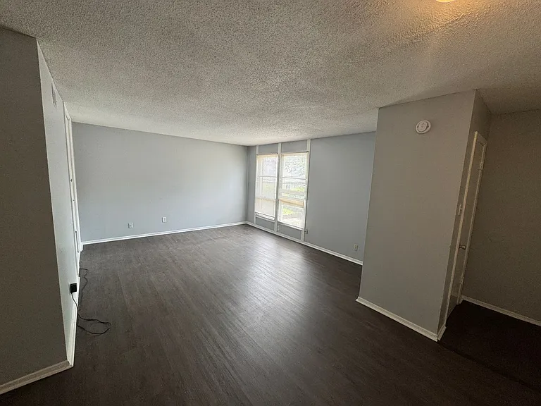 151 N Belvedere Blvd — Photo 25