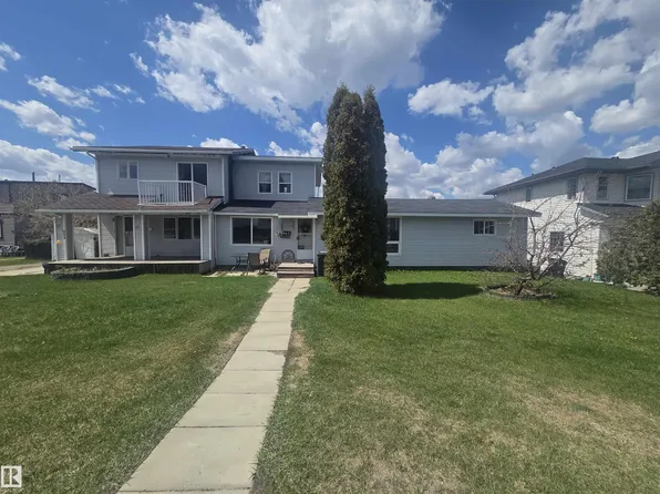 907/909 8th St, Cold Lake, AB T9M 1H7