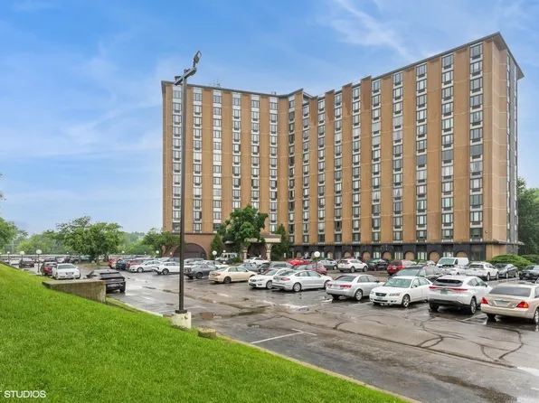 1 Renaissance Pl Unit 1018, Palatine, IL 60067