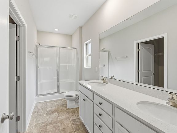 4th image of 102 Derbyshire Dr