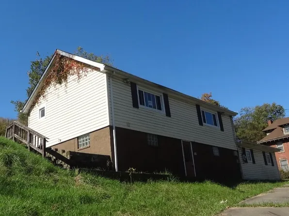 7194 Leechburg Rd, New Kensington, PA 15068