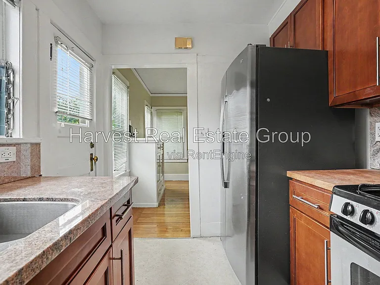 2156 Clinton Ave #D — Photo 7