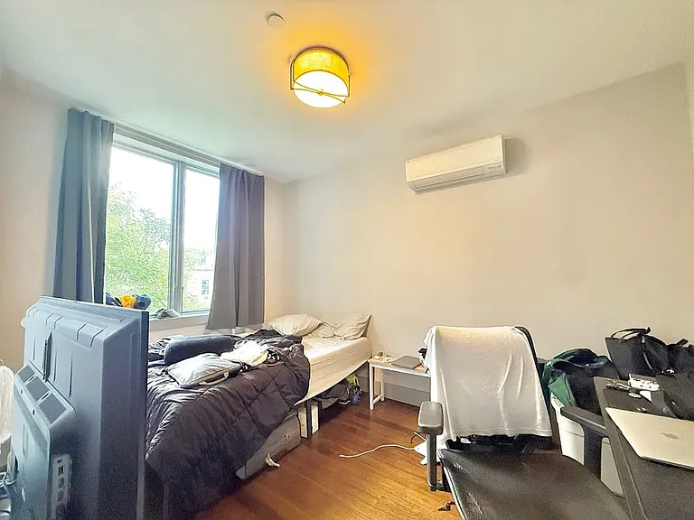 412 Suydam St #3R — Photo 9