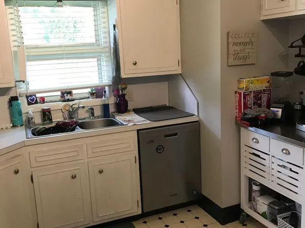 1415 N 58th St, Omaha, NE 68132