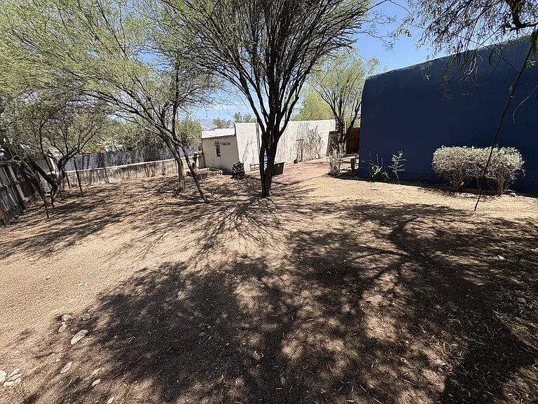 1317 N Dodge Blvd — Photo 32