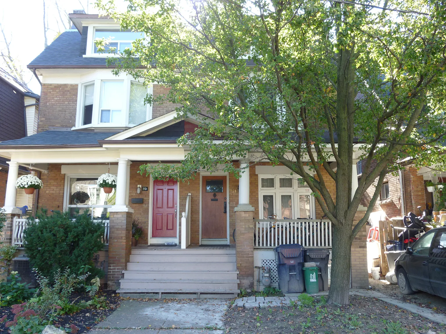 College St — Photo 1
